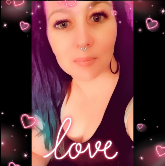 Meet your Posher, Laura - Picture 1 of 1